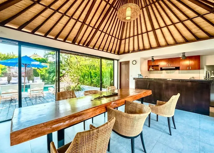 Lovely 5br-villa By Rock-str At The Heart Of Just 5min Walk To The Canggu