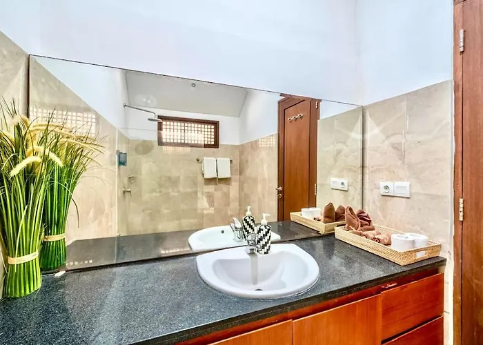 Lovely 5br-villa By Rock-str At The Heart Of Just 5min Walk To The *