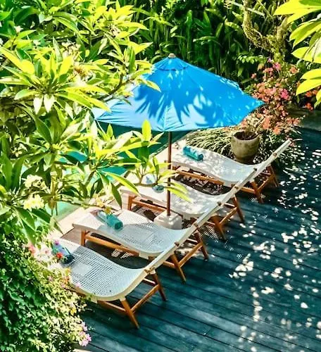 Lovely 5br-villa By Rock-str At The Heart Of Just 5min Walk To The Villa Canggu