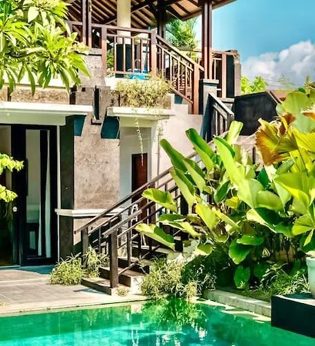 Lovely 5br-villa By Rock-str At The Heart Of Just 5min Walk To The Villa Canggu