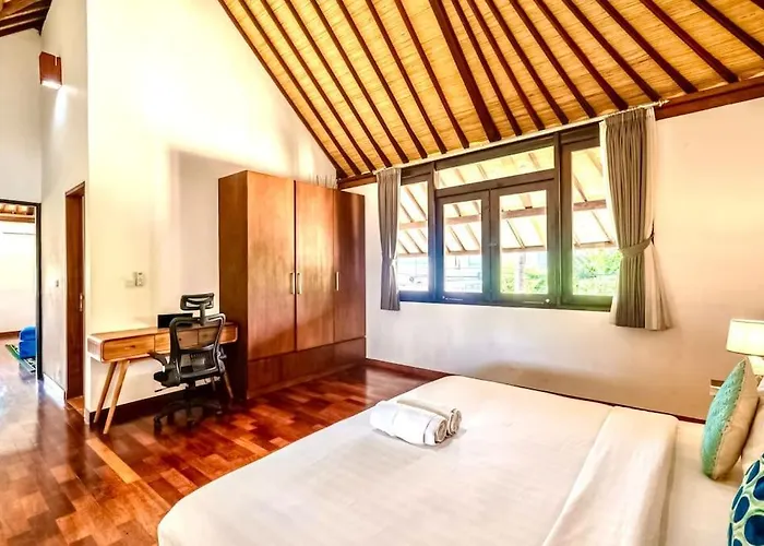 Villa Lovely 5br-villa By Rock-str At The Heart Of Just 5min Walk To The *