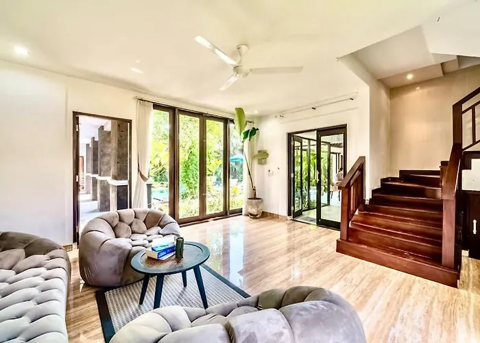 Lovely 5br-villa By Rock-str At The Heart Of Just 5min Walk To The Villa Canggu
